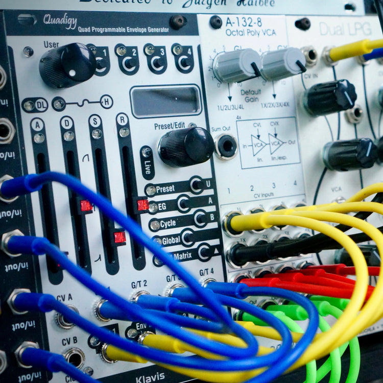 eurorack synth with compact patching